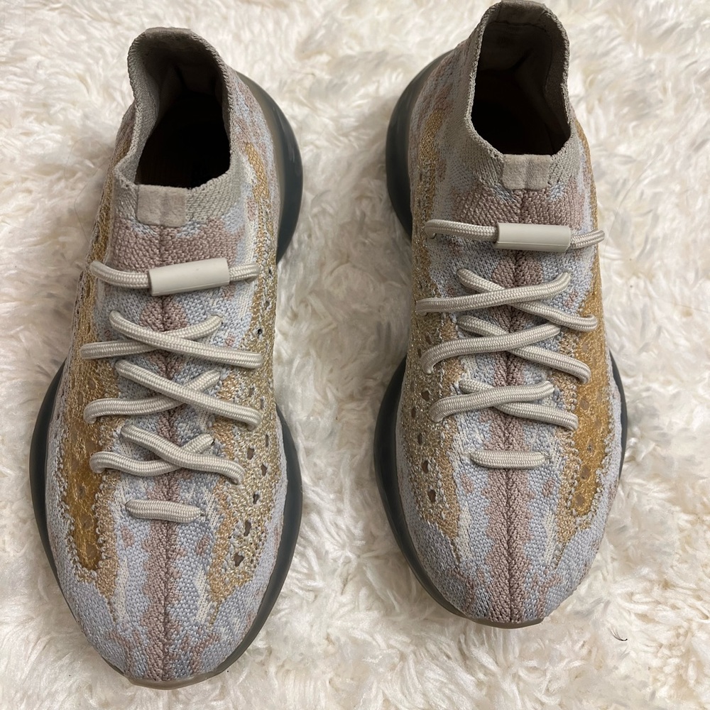 Adidas Yeezy Boost 380 - Picture 3 of 5